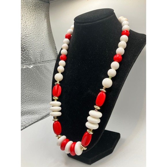 Vintage Red, White & Gold-Tone Magnetic 23.25" Necklace! - Picture 7 of 9